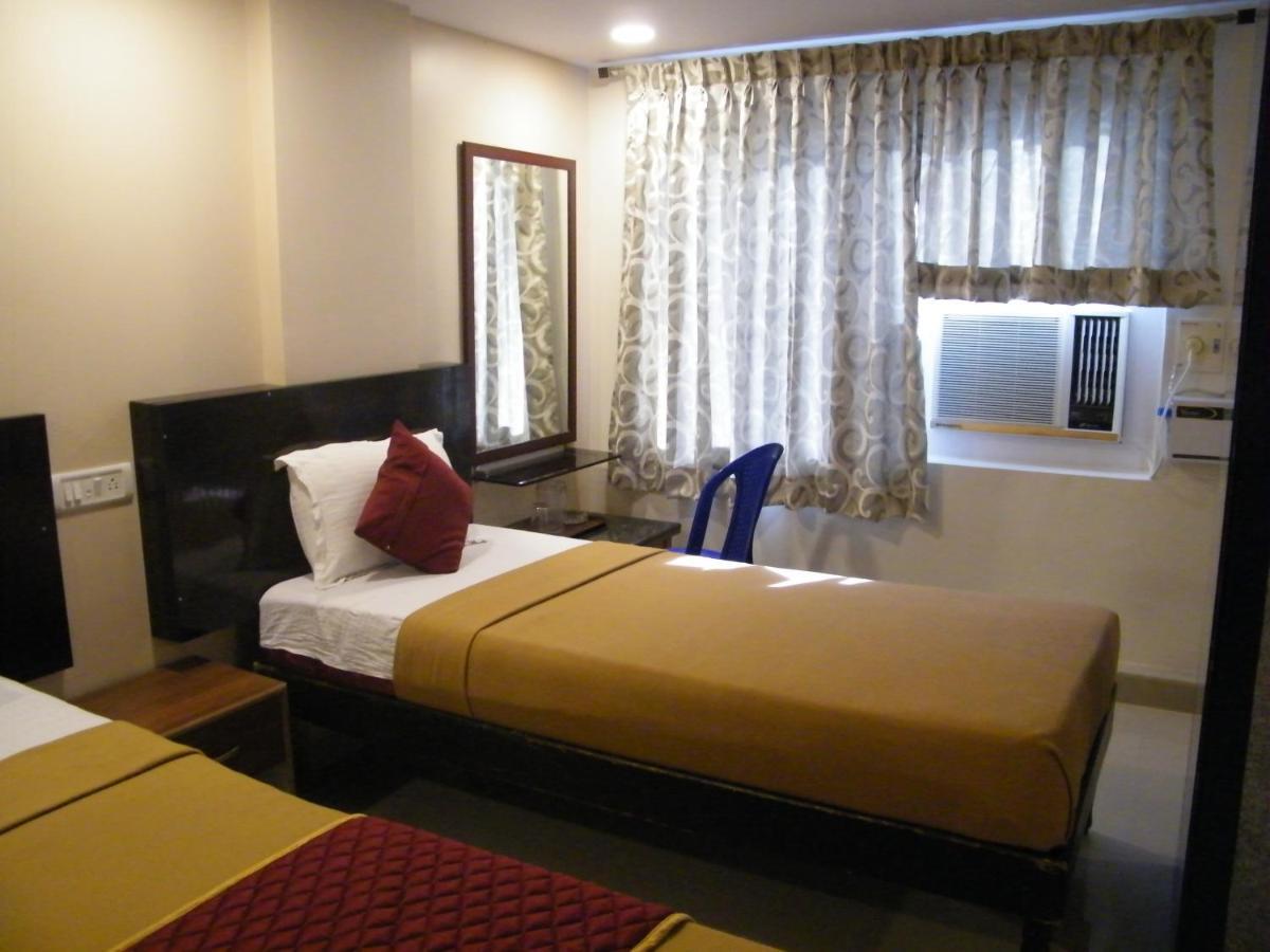 The White House Residency Otel Chennai Dış mekan fotoğraf