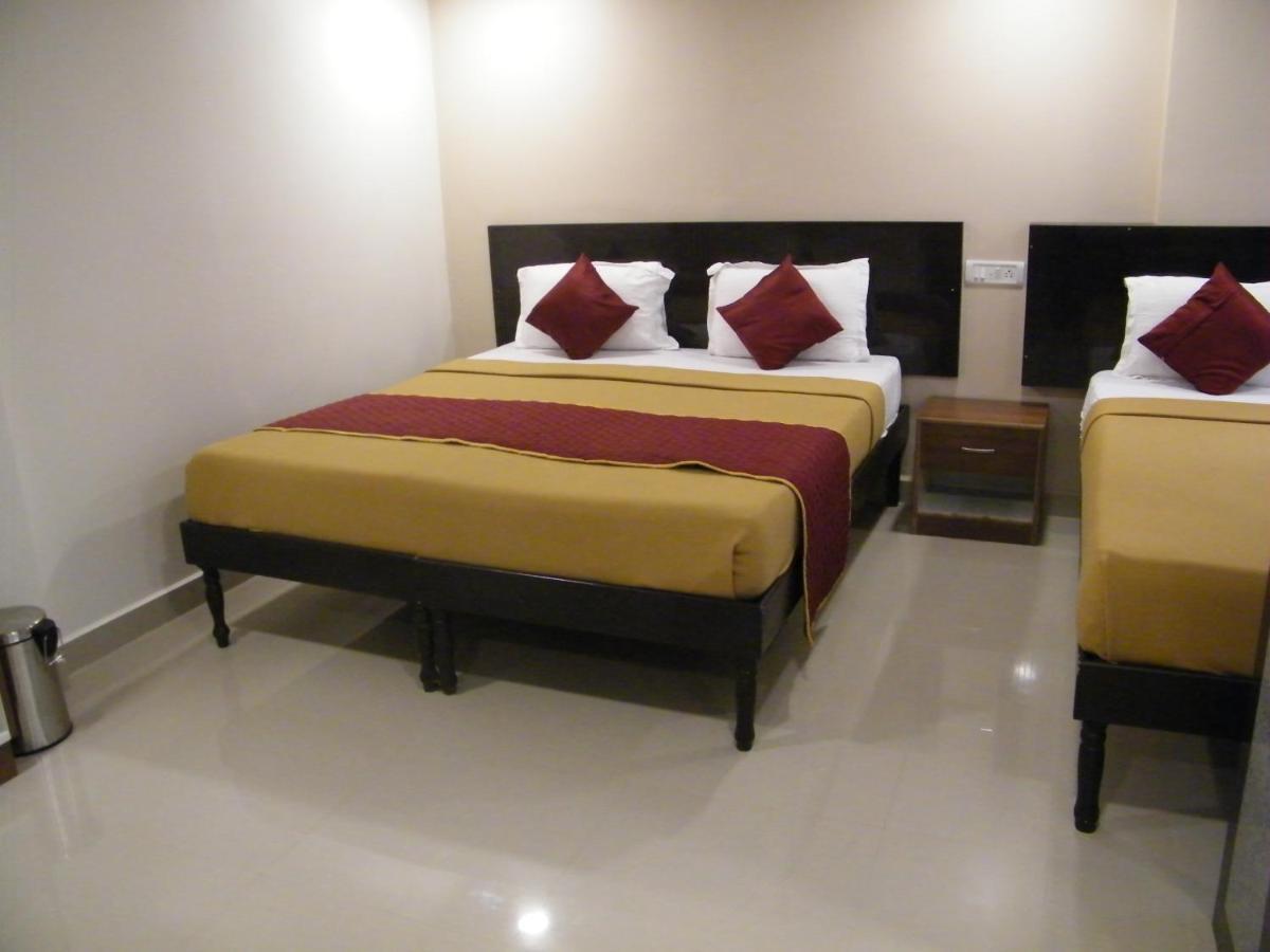 The White House Residency Otel Chennai Dış mekan fotoğraf